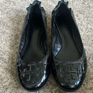 Tory Burch Reva Double T Quilted Patent Leather Flats 7.5